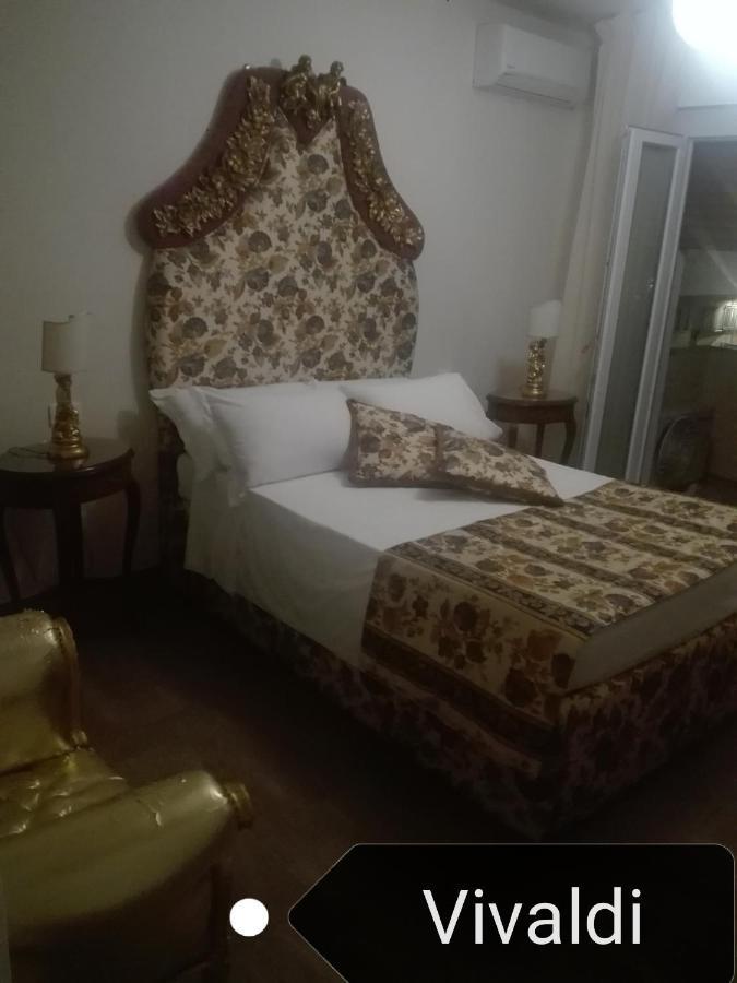 Central Station Guest house *